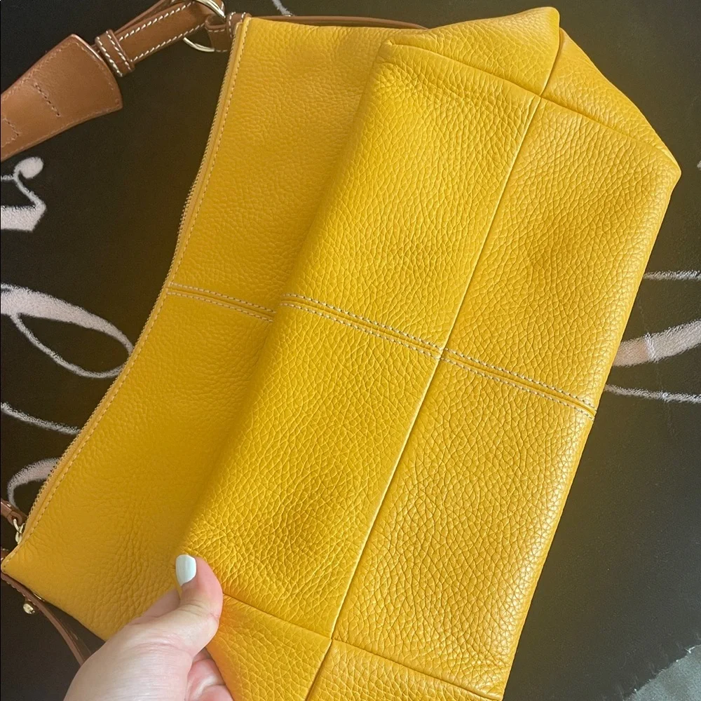 VIDEO- Dooney & Bourke mustard pebbled leather Shoulder Bag